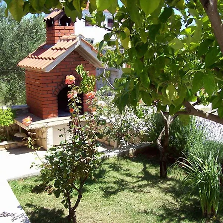 Apartments By The Sea Sevid, Trogir - 11505 Апартаменты Севид